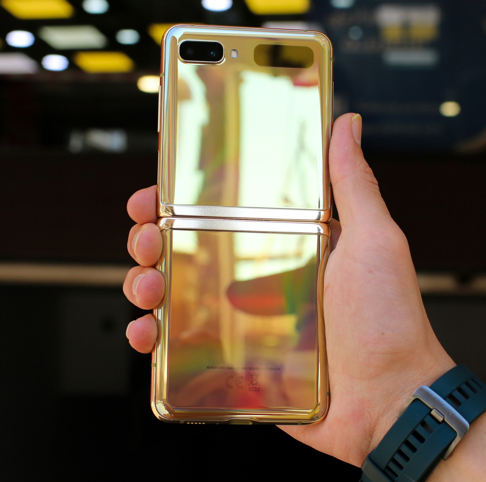 photo-1592922360158-74b589fb6cf7